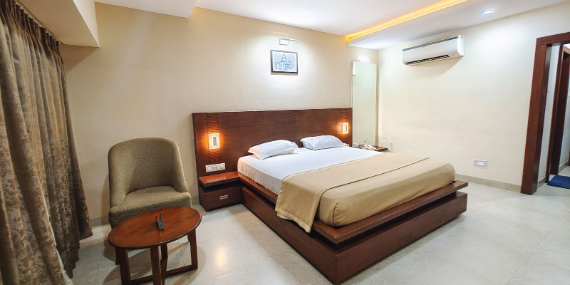 Executive Room Ground Level Deck /website/images/rooms/room-with-deck/room-with-deck-1.jpg